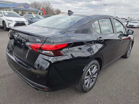 Used 2024 Nissan Versa SV image 3