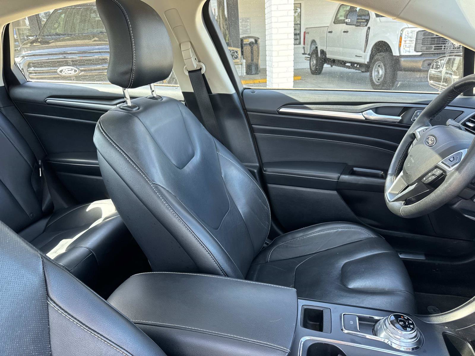 Used 2017 Ford Fusion Titanium FWD image 10