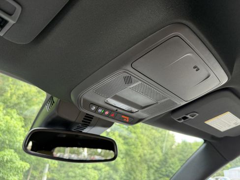 New 2025 Buick Enclave Preferred w/ Power Package image 25