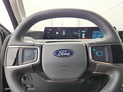 Used 2025 Ford Expedition Max Active image 12