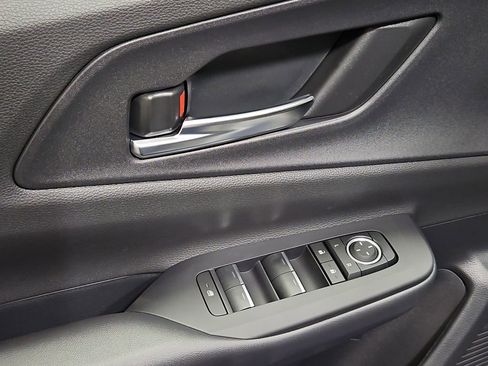New 2026 Toyota Prius Plug-In Hybrid FWD image 11