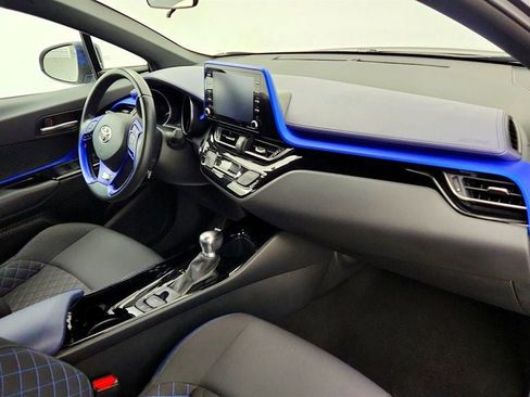 Used 2021 Toyota C-HR XLE FWD image 24