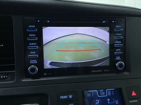 Used 2020 Toyota Sienna XLE image 21