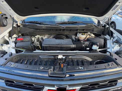 Used 2022 Chevrolet Silverado 1500 ZR2 w/ Technology Package image 35