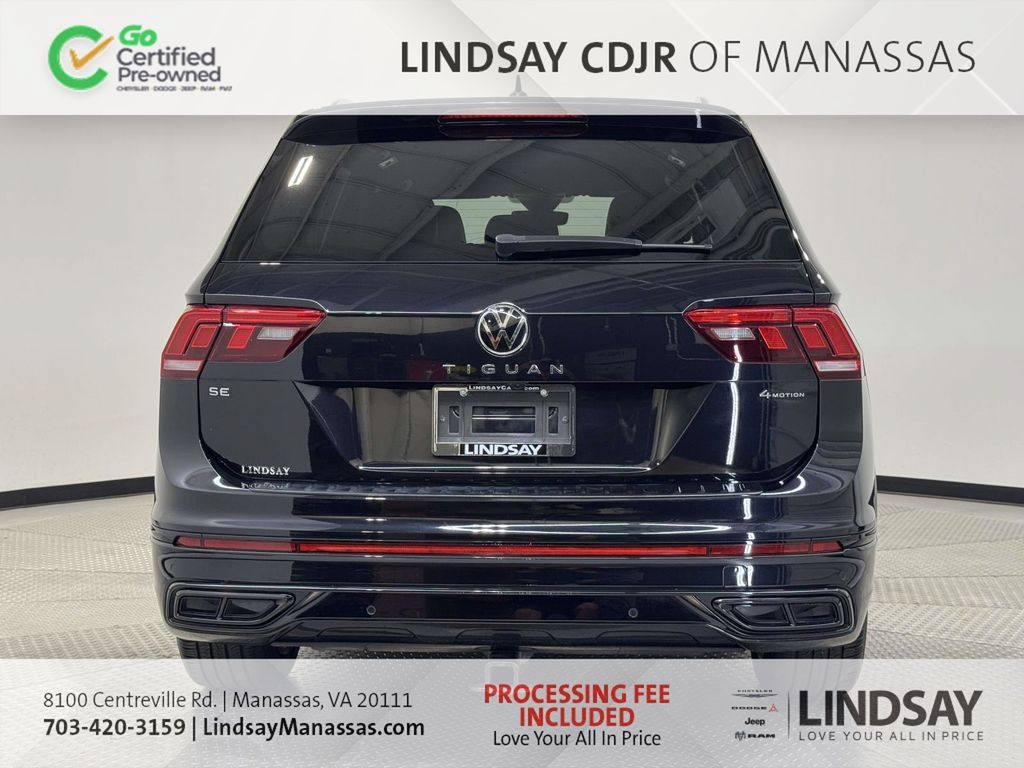 Used 2024 Volkswagen Tiguan SE R-Line AWD/4WD image 7