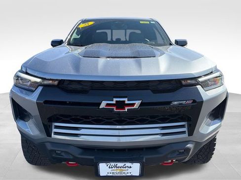 Used 2025 Chevrolet Colorado ZR2 AWD/4WD image 9