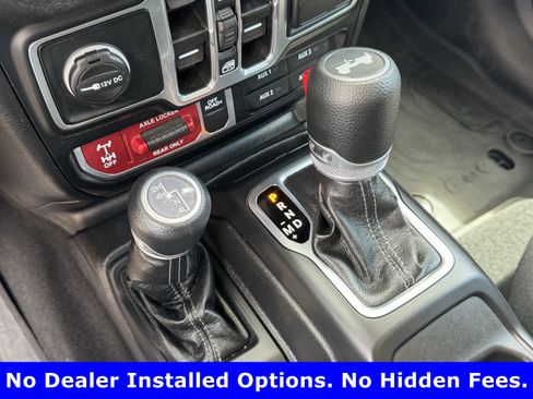 Used 2025 Jeep Wrangler Unlimited Sport AWD/4WD image 19