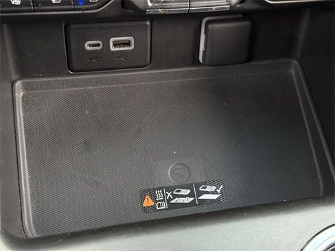 Used 2023 GMC Yukon AT4 w/ AT4 Premium Package image 21