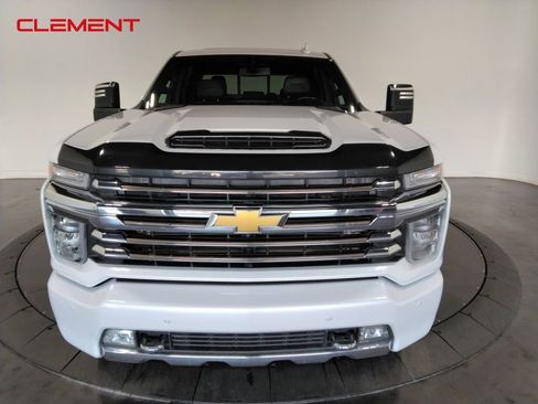 Used 2022 Chevrolet Silverado 2500 High Country w/ Safety Package II image 2