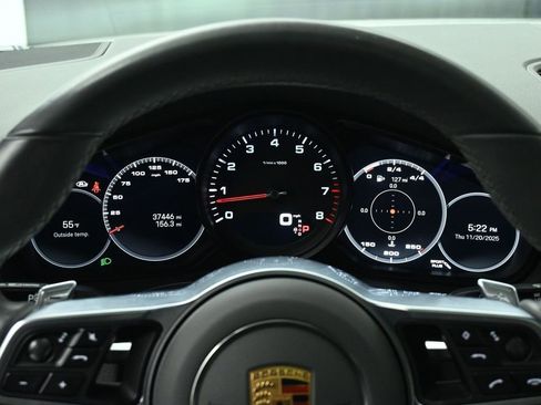 Used 2023 Porsche Cayenne Coupe image 27