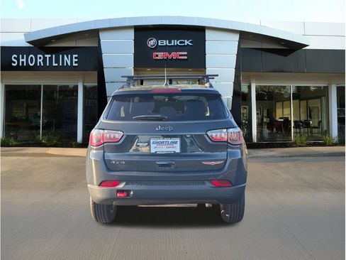 Used 2018 Jeep Compass Trailhawk w/ Cold Weather Group AWD/4WD image 2