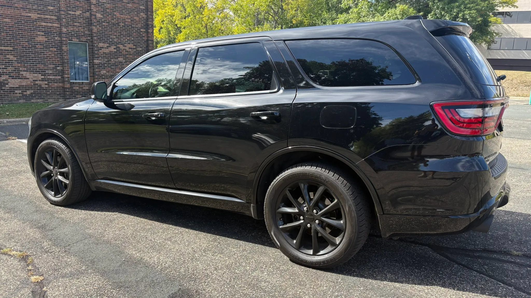 Used 2017 Dodge Durango R/T w/ Technology Group AWD/4WD image 6