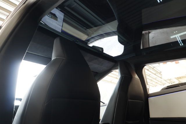 Used 2024 Tesla Cybertruck AWD Crew Cab image 30