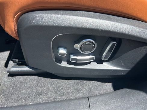 Used 2026 Jaguar F-PACE R-Dynamic S image 16