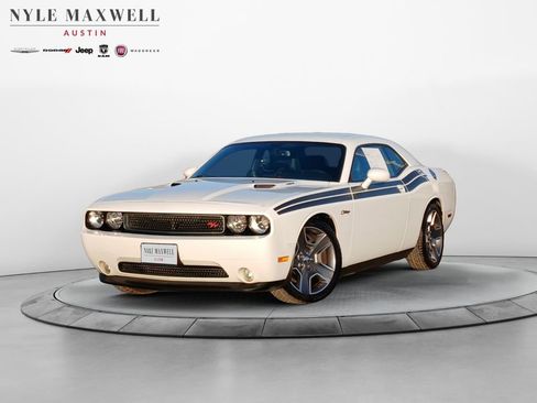 Used 2013 Dodge Challenger R/T RWD image 1