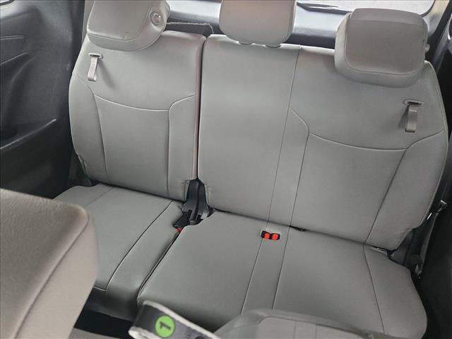 Used 2025 Toyota Sienna XLE FWD image 17