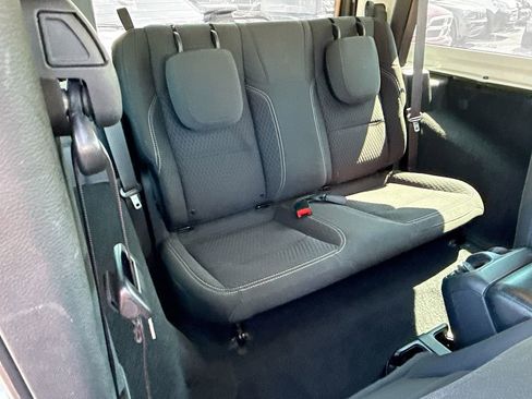 Used 2021 Jeep Wrangler Sport image 28