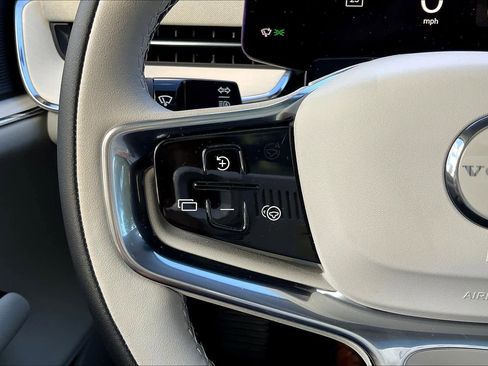 New 2025 Volvo EX90 Plus w/ Protection Package Premier image 17