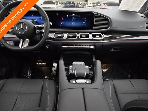 Used 2025 Mercedes-Benz GLS 450 4MATIC image 21