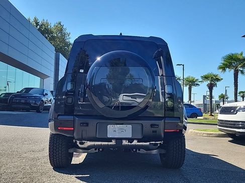 New 2026 Land Rover Defender 110 X-Dynamic SE AWD/4WD image 6