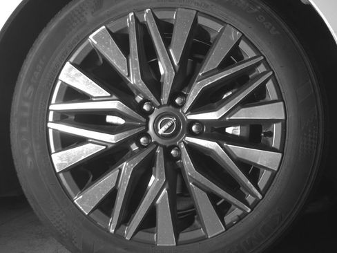 Used 2025 Nissan Altima 2.5 SV FWD image 13