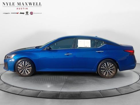 Used 2025 Nissan Altima 2.5 SV image 13
