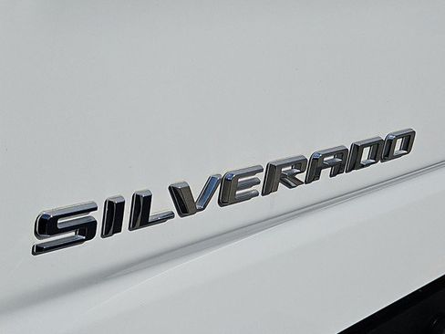 Used 2022 Chevrolet Silverado 1500 LT RWD image 31