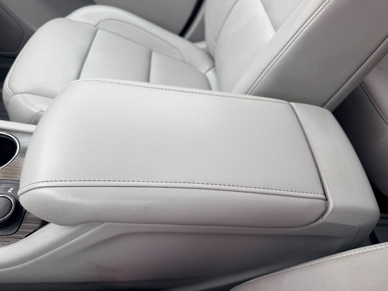 Used 2017 GMC Acadia SLT w/ LPO, Floor Liner Package AWD/4WD image 48