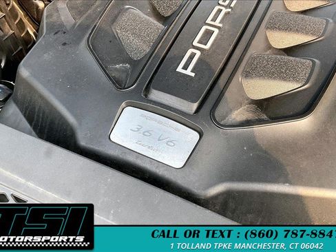 Used 2017 Porsche Macan Turbo AWD/4WD image 32