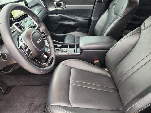 Used 2023 Kia Sorento S image 9