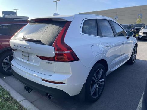 Used 2021 Volvo XC60 T5 Momentum w/ Premium Package AWD/4WD image 4