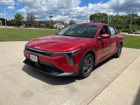 New 2026 Kia K4 FWD image 2