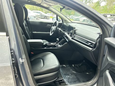 Used 2025 Kia Sportage EX FWD image 14