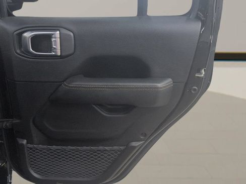 Used 2023 Jeep Wrangler Unlimited Sahara AWD/4WD image 21