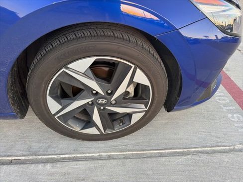 Used 2023 Hyundai Elantra Limited image 10