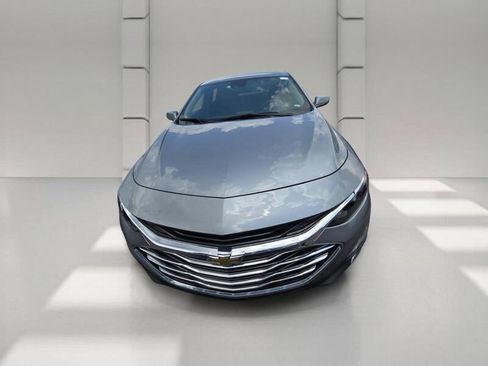Used 2025 Chevrolet Malibu LT FWD image 2