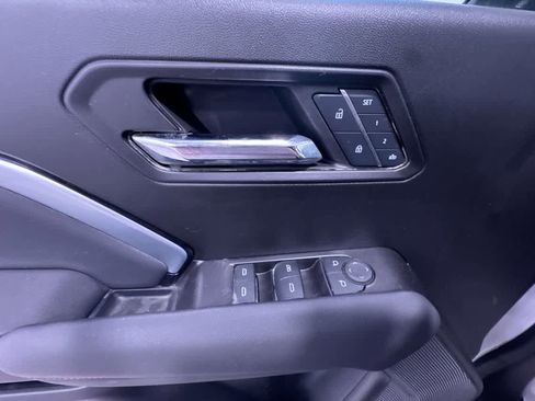 Used 2024 Chevrolet Colorado Z71 w/ Z71 Convenience Package 2 image 12