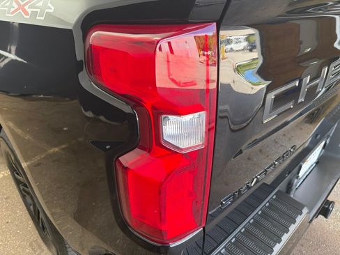 Used 2022 Chevrolet Silverado 1500 Custom w/ LPO, Blackout Package AWD/4WD image 19