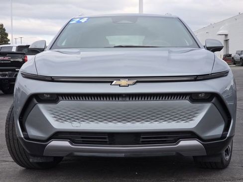 Used 2024 Chevrolet Equinox EV LT image 15