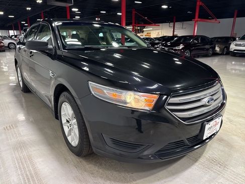 Used 2014 Ford Taurus SE image 8