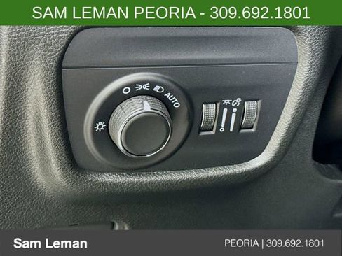 New 2025 Jeep Grand Cherokee Altitude image 10