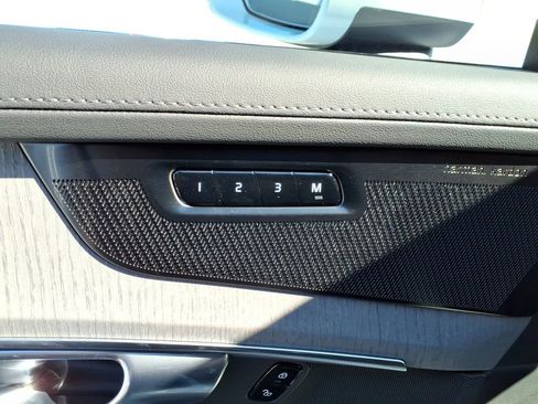 New 2026 Volvo XC90 B6 Ultra w/ Protection Package Premier image 12