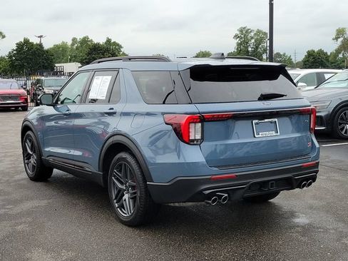Used 2025 Ford Explorer ST AWD/4WD image 3