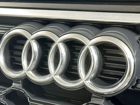 Used 2023 Audi Q5 2.0T Premium w/ Convenience Package AWD/4WD image 15
