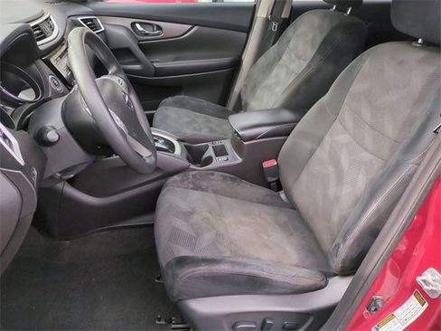 Used 2016 Nissan Rogue SV image 19