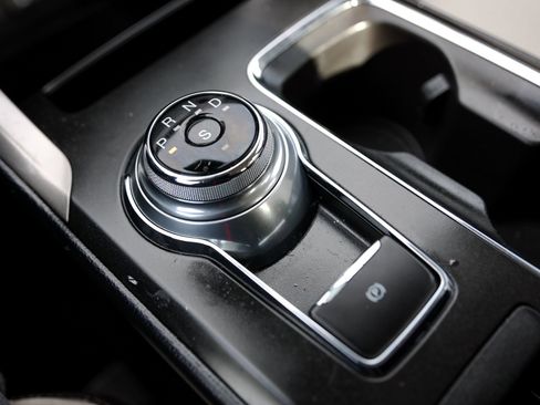 Certified 2019 Ford Fusion SE w/ Equipment Group 151A image 28