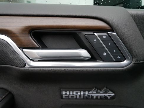 Used 2025 Chevrolet Silverado 1500 High Country w/ Technology Package image 15