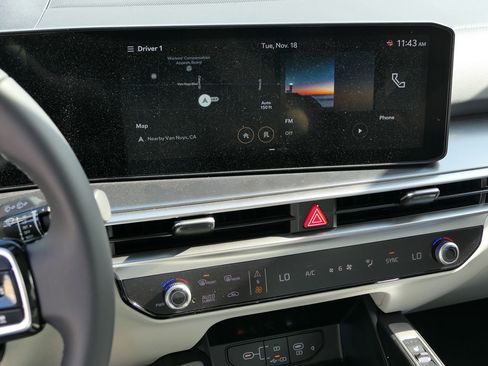 New 2025 Kia Sorento S w/ Panoramic Sunroof Package image 16