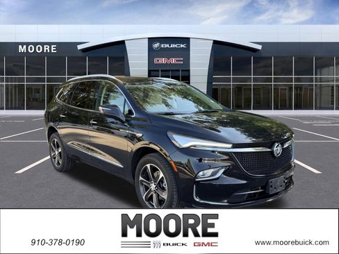 Used 2022 Buick Enclave Essence w/ Experience Buick Package FWD image 1