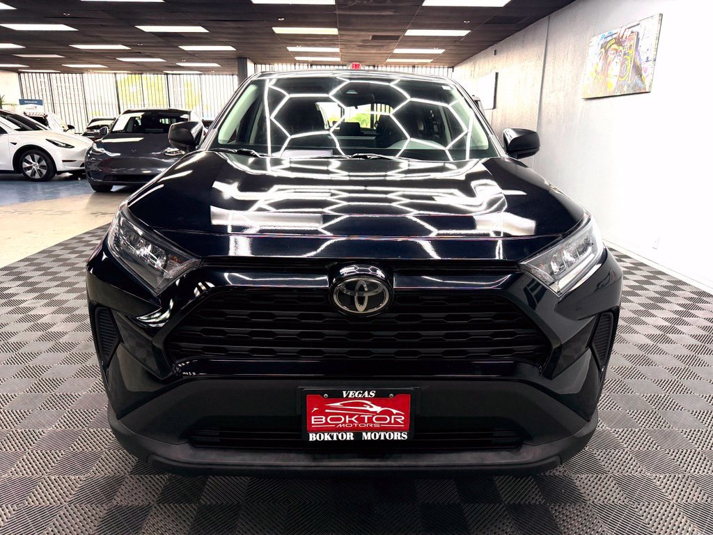 Used 2022 Toyota RAV4 LE FWD image 4